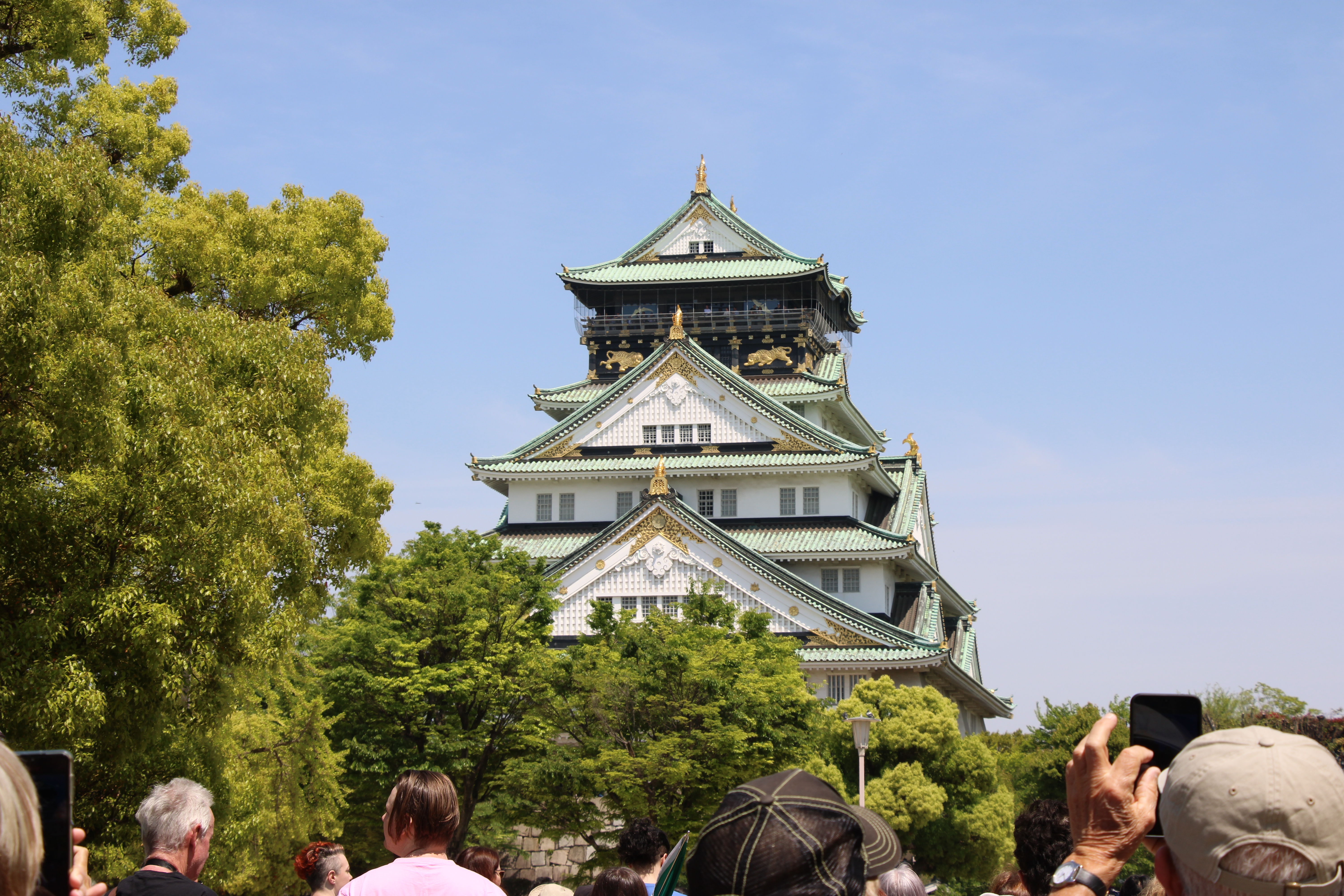 Day 1: History, Hidden Corners & Neon Nights